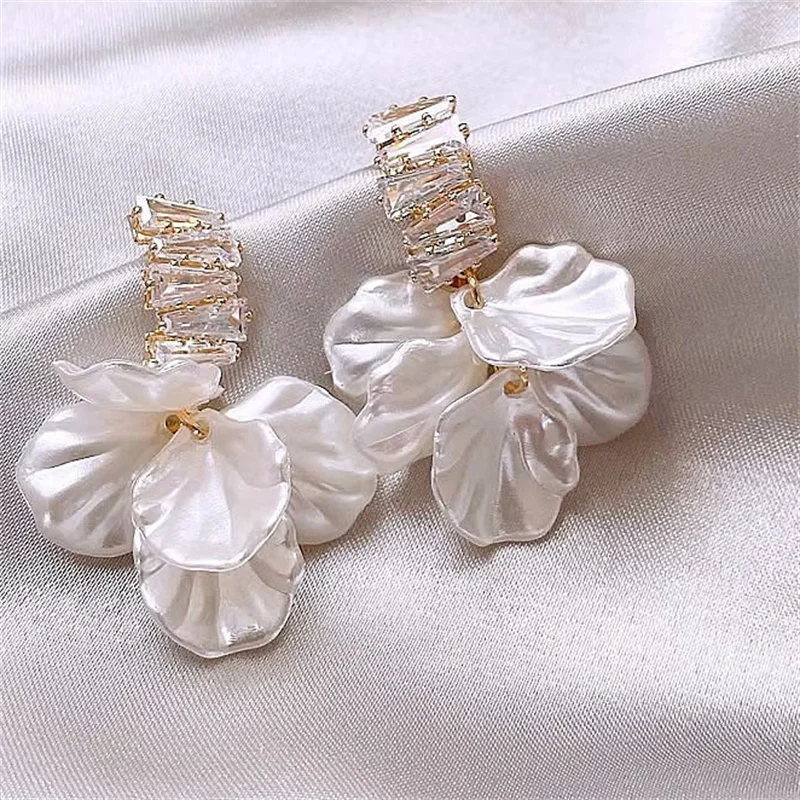 New Sale Fashion Imitation Shell Dangle Earrings White Crystal Zirconia Flower Bridal Earring Party Accessories For Women