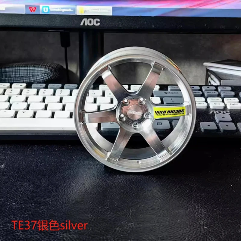 Wielmodel Auto Ornamenten STRALEN Metalen Wiel RID Aluminium Simulatie Smeden Wiel Modificatie Creatief Desktop Speelgoed
