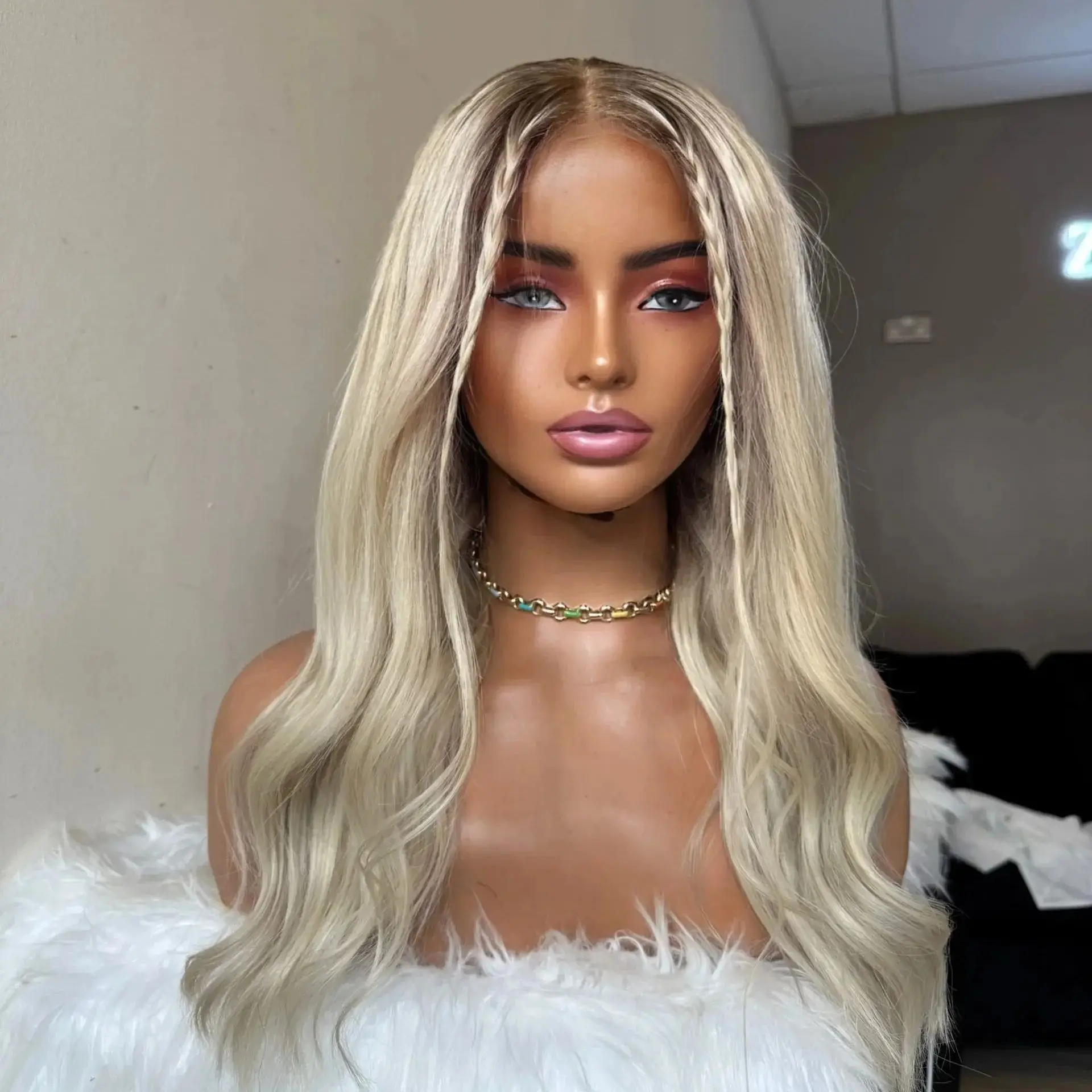 

Новый стиль, 18 дюймов, Ombre, светло-русые теневые корни, объемная волна, 13*4 HD, прозрачные парики на шнурке, легко носить, повседневная вечеринка, косплей, используется