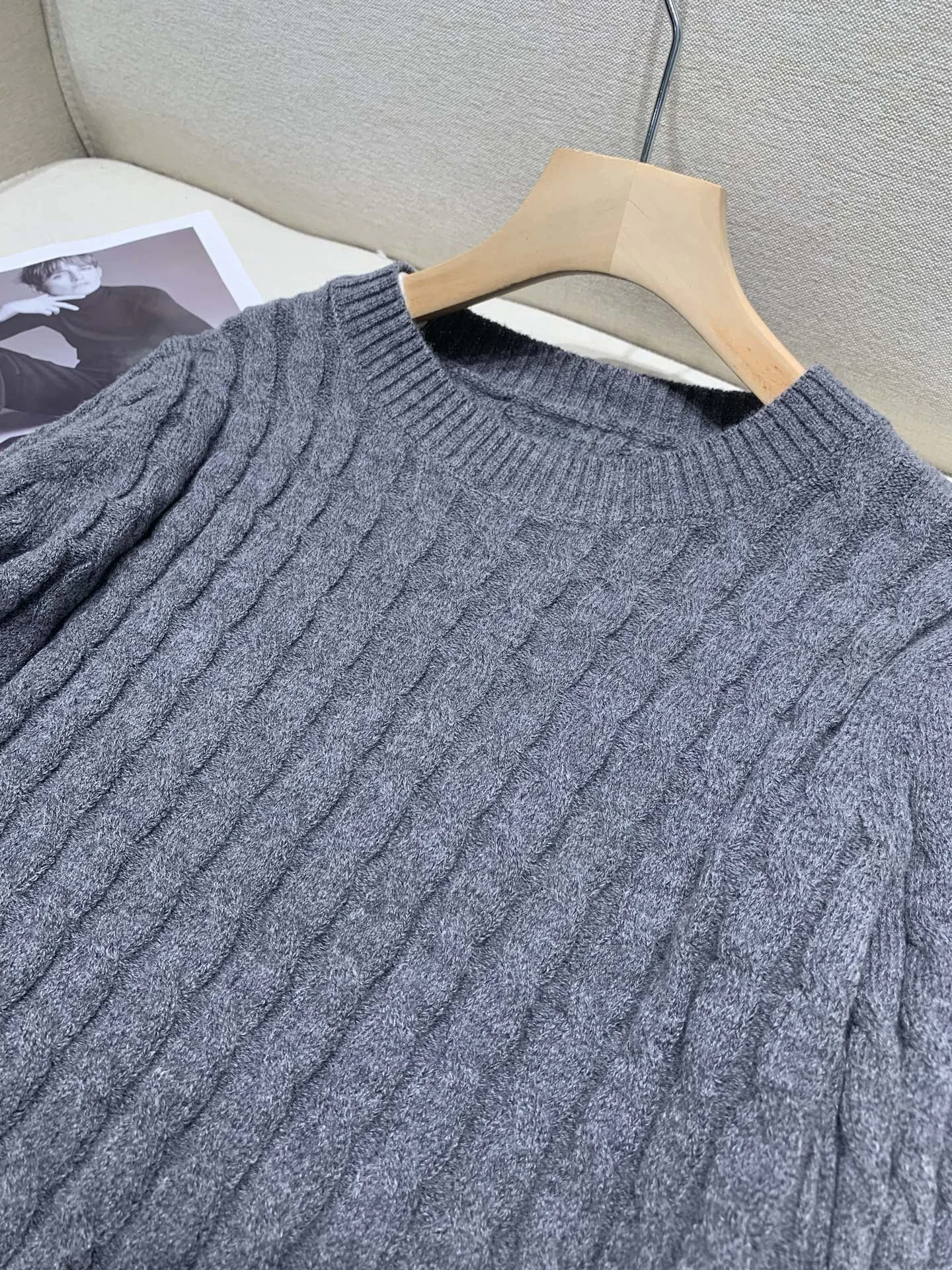 

Round Neck Cable Knit Sweater For Women, 2025 Early Autumn New Style, Simple And Versatile Long-Sleeved Knit Top