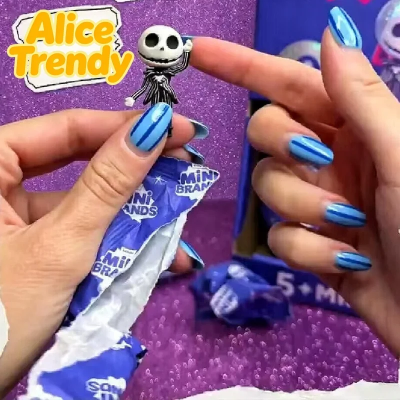 DIY-Bausatz für eine Disney-Schneekugel von Zuru, Überraschungskapsel mit Frozen- und Meerjungfrauen-Charakteren, ideal zum Basteln.
