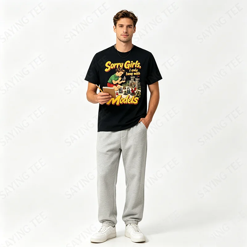 Tabletop-Gamer-T-Shirt „Sorry Girls I Only Hang with Models“ Y2k Grafikkleidung für Tabletop-Gaming-Enthusiasten Halloween-Kostüm-T-Shirt – Detail 5