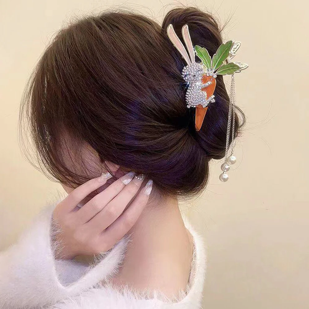 Retro Cute Rabbit Carrot Tassel Grab Clip Fashion Ponytail Braid Hair Claw Shark Clip New Hair Clip Akcesoria do włosów dla kobiet