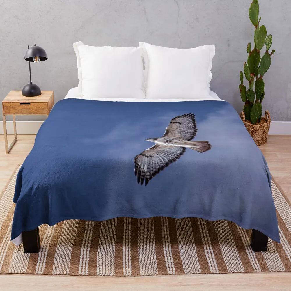 Red-Tail Hawk Soaring High Throw Blanket Decorative Sofa Blankets Luxury Blanket Blanket Luxury Soft Bed Blankets