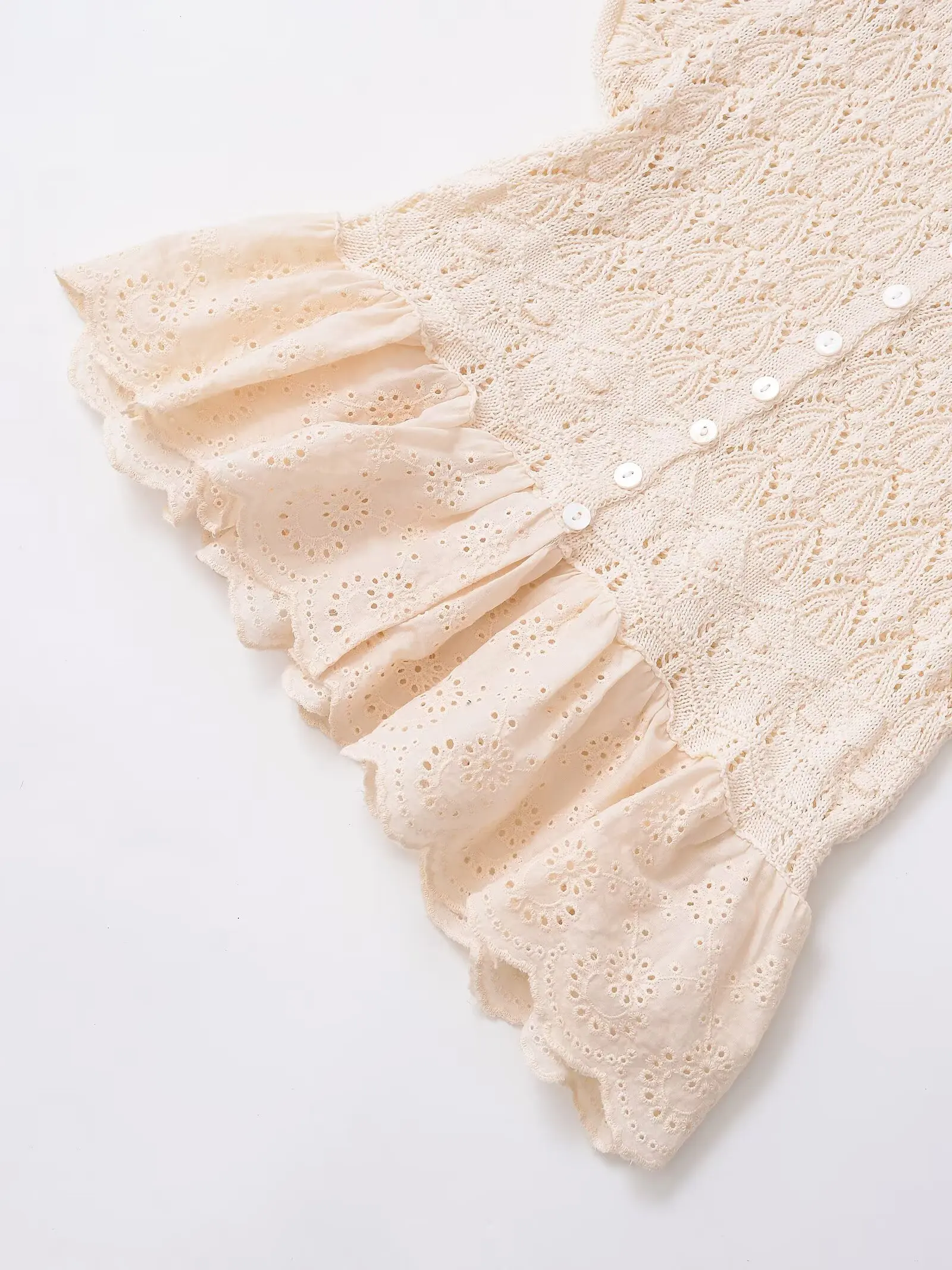 2025年夏新作 レディース カジュアル 可愛い 多機能 刺繍 切り替え フックフラワー 透かし編み ラウンドネック トップス