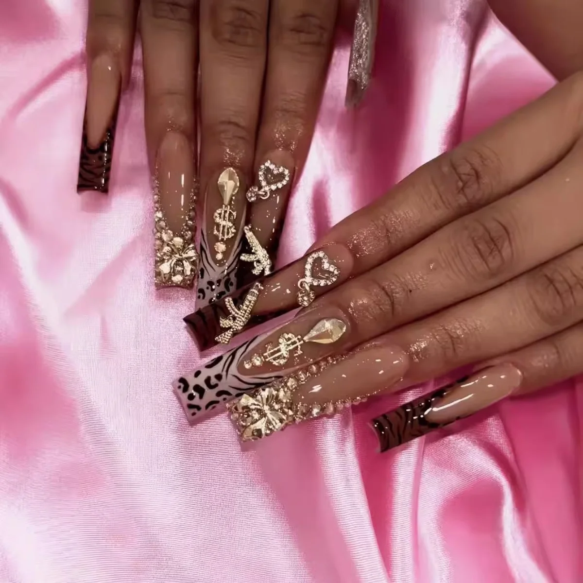 

24pcs Pink Creative inlaid leopard print painted patterns Glitter diamond Removable Fake press on nails Nail Long Square shaped