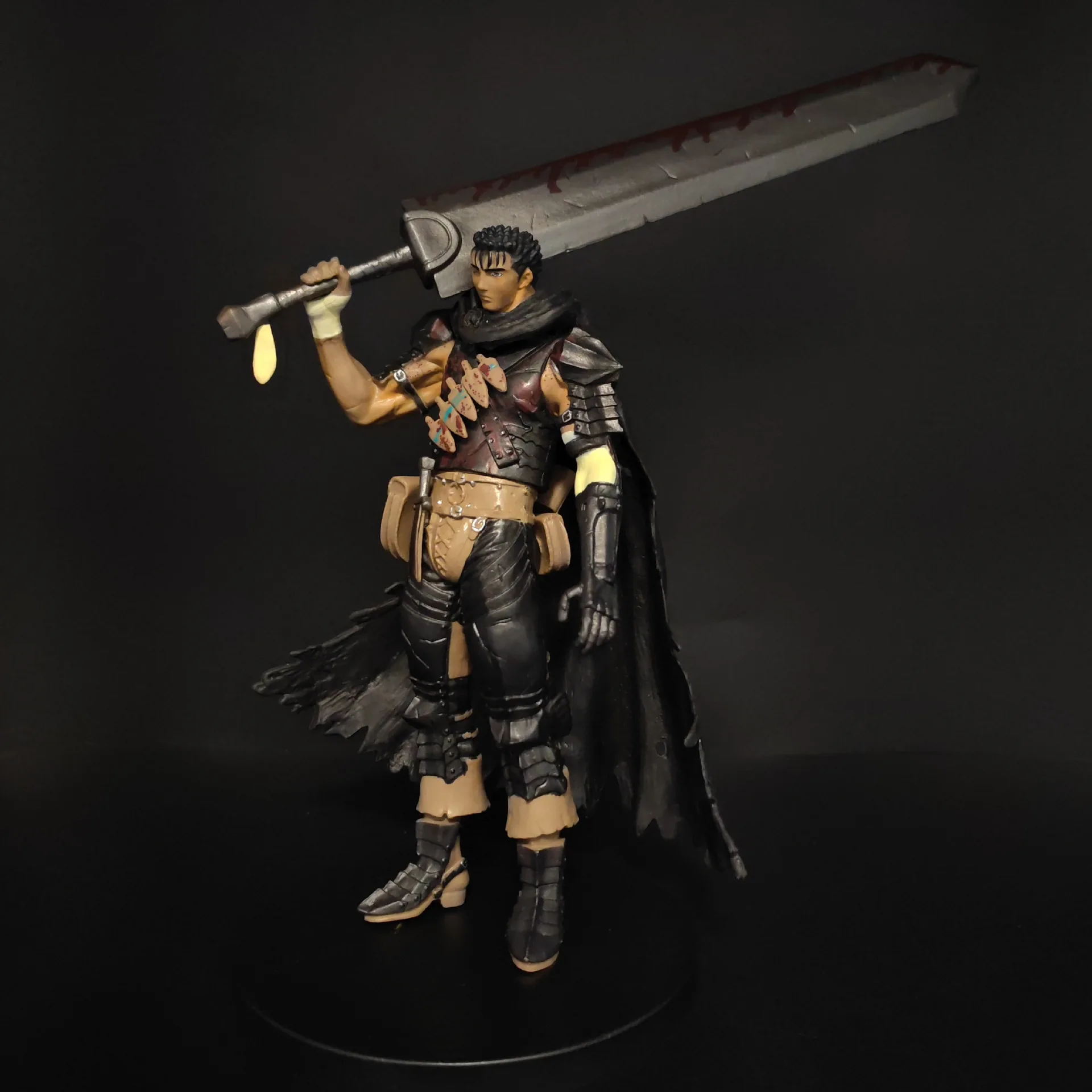 Berserk Guts Blutbefleckte Version Anime Actionfigur Sammlermodell Statue Desktop-Dekoration für erwachsene Sammler – Detail 5