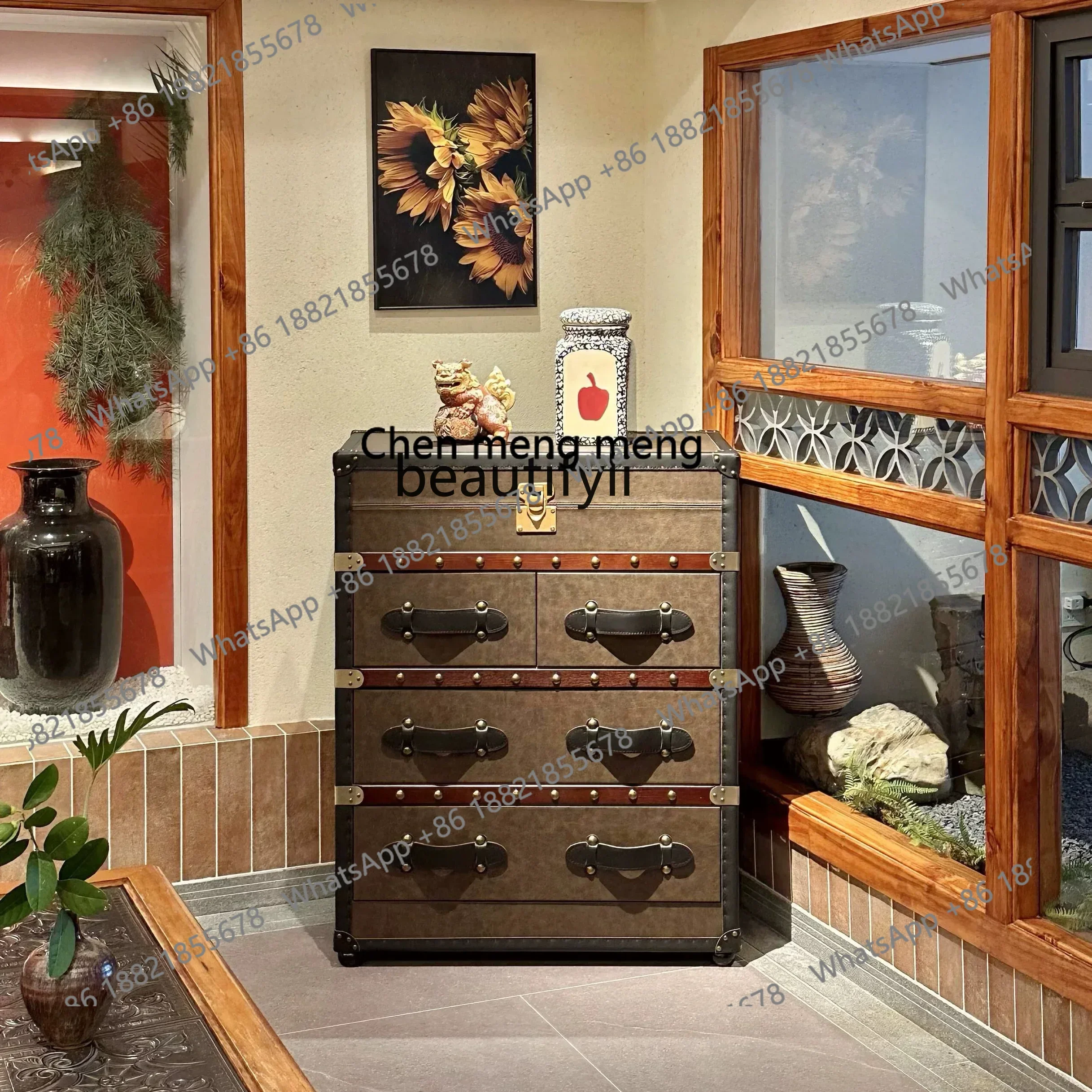 New arrive  High-end American retro medieval leather display storage cabinet entrance living room locker