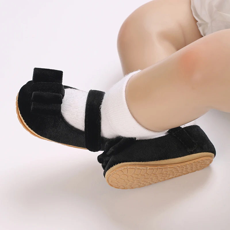 New Fashion Newborn Red Baby Shoes Non-slip Cloth Bottom Shoes For Girls Elegant And Noble Leisure Baby First Walking Shoes