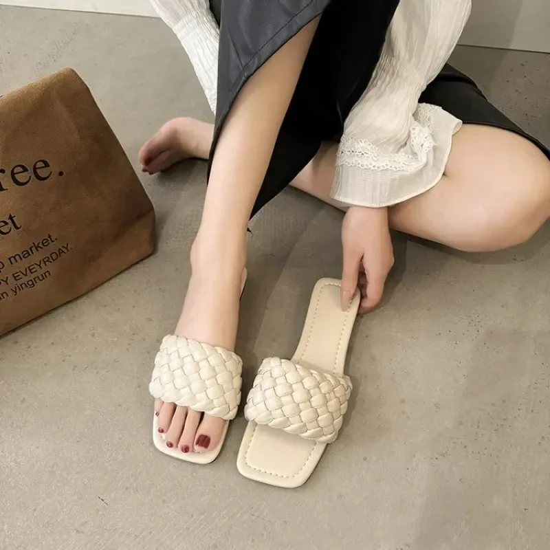 

Women's Slippers 2024 Summer Selling Sexy Braided Red Square Toe Flat Flip-Flops Fashion Beach Mules Casual Indoor Home Slippers