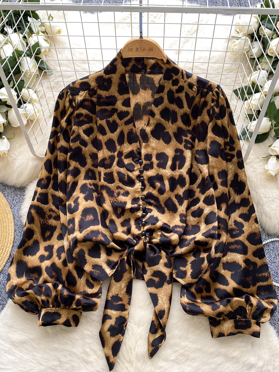 Casual Loose V-ne irt Belt Design Lantern Sve Leopard Print Top Faionable Korean Sle Atmungsaktive Polyesterfaser