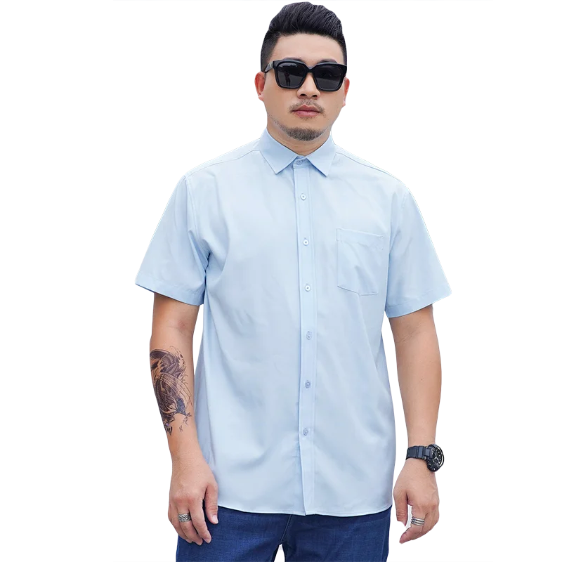 Stretchfettes, großes Kurzarmhemd, einfarbiges, lässiges, lockeres Herrenhemd