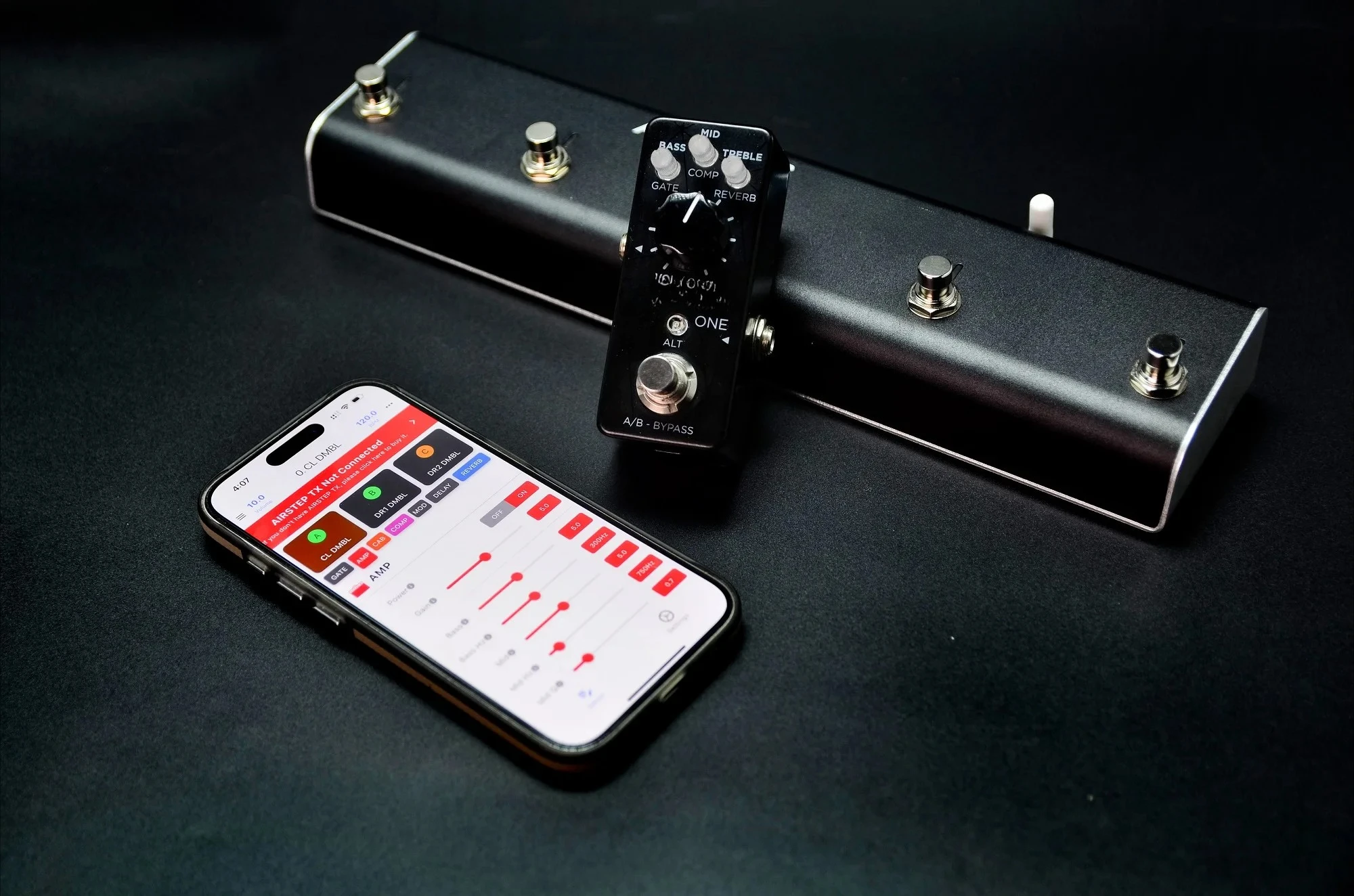 2 Expression Pedal Input Interfaces, Customizable Settings, and Pedal Switches, 2 Control Modes (preset Mode and Effect Mode),