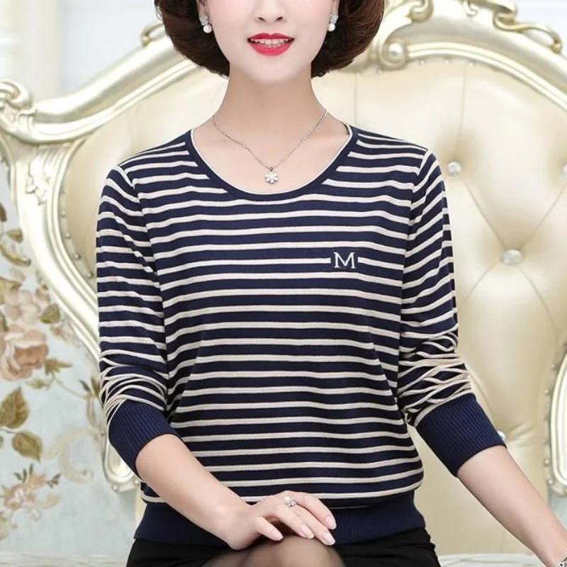 2023 Autumn and Winter New Temperament Versatile Women's Clothing Striped Round Neck Long Sleeve Simplicity Commuter T-shirt