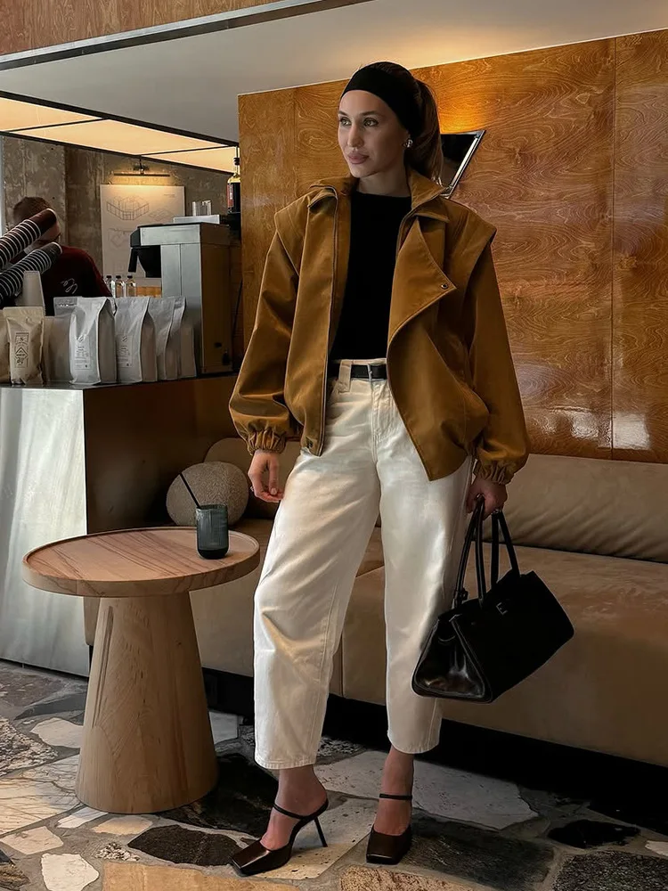 Cómo ese: La chaqueta de ante con cuello vuelto que está revolucionando el otoño 2025 en AliExpress