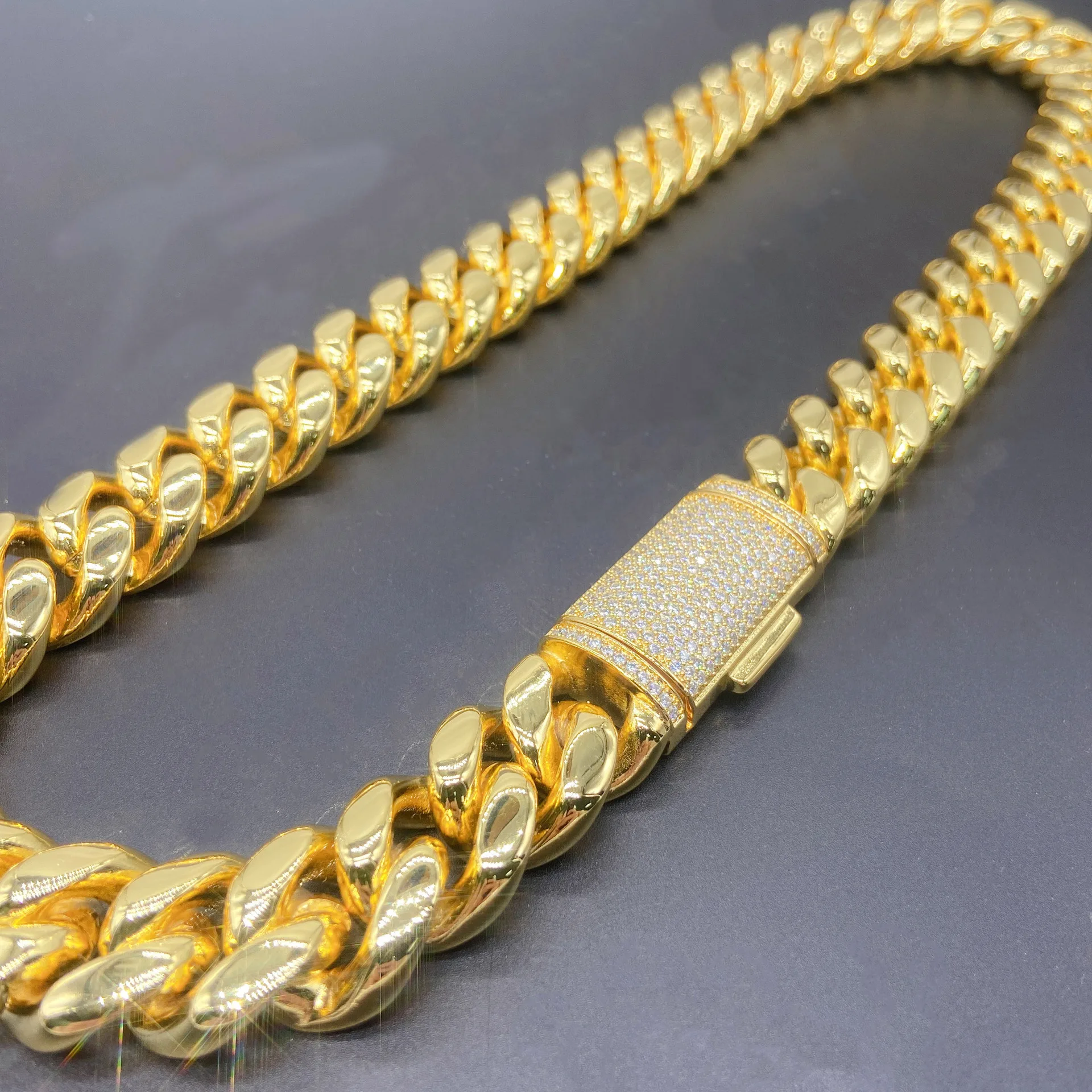 Wholesale Luxury Iced Out Cuban Link Chain 18 Mm Moissanite 925 Silver Necklace for Men Hip Hop Gift 16k Gold Platinum Plated