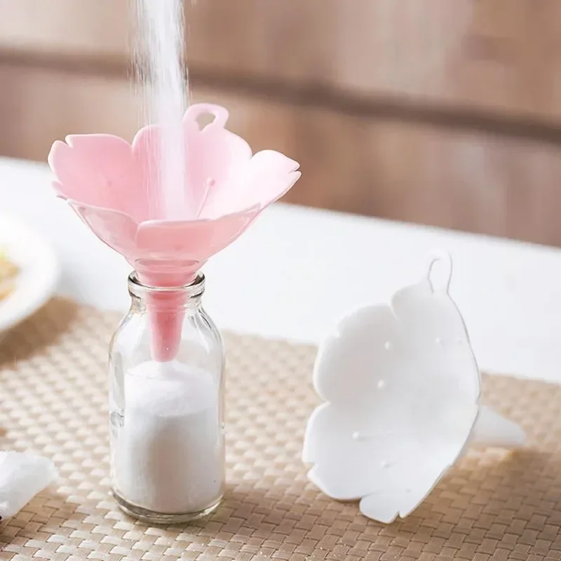 Japanese Style Cherry Blossom Funnel Kitchen Plastic Funnel Large Mouth Extra Universal Oil Pot Refueling Funnel Tools