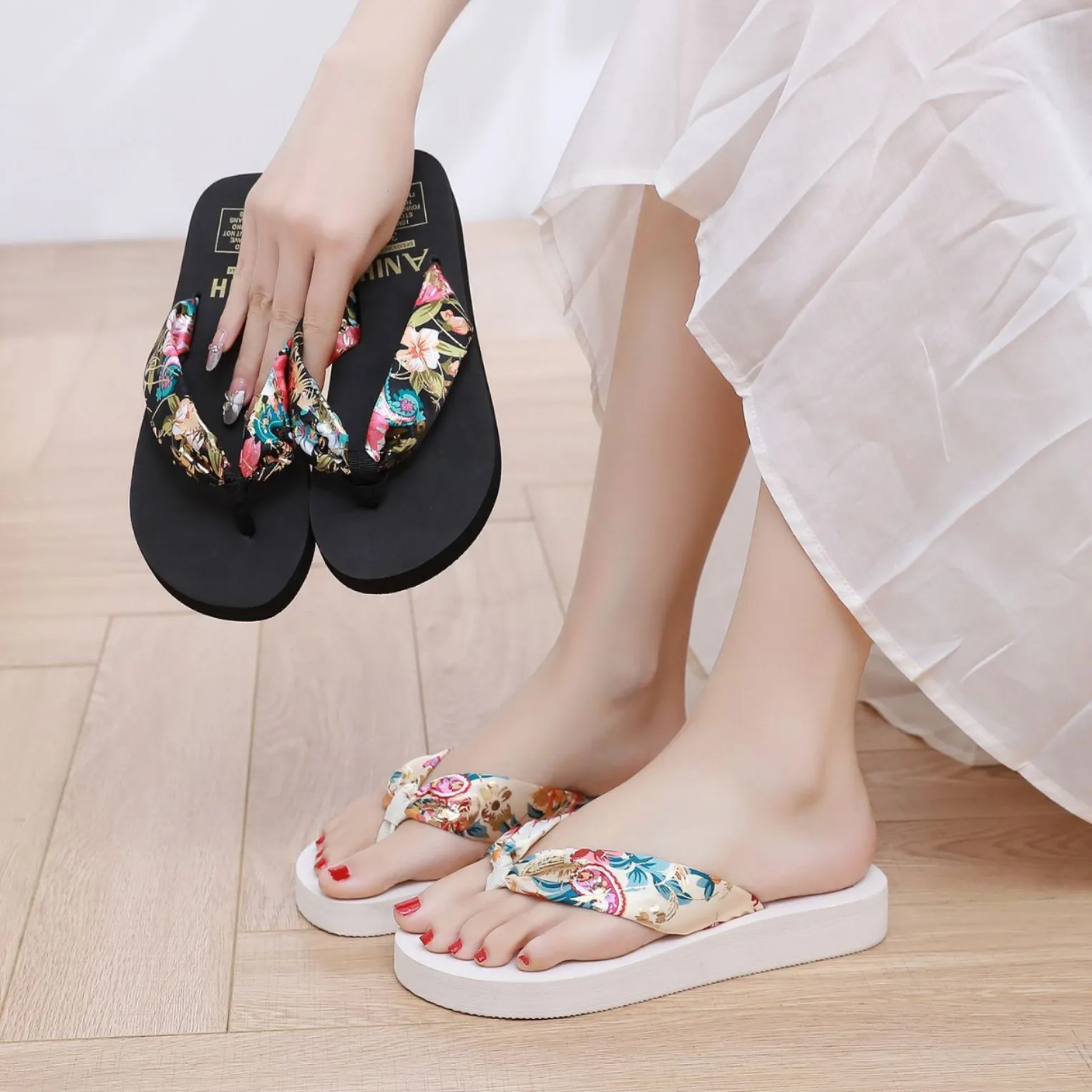 Fashion Women Flip Flops Summer Beach Flat Slippers Outside Sandals Ladies Comfortable Shoes Footwear Pantuflas Mujer