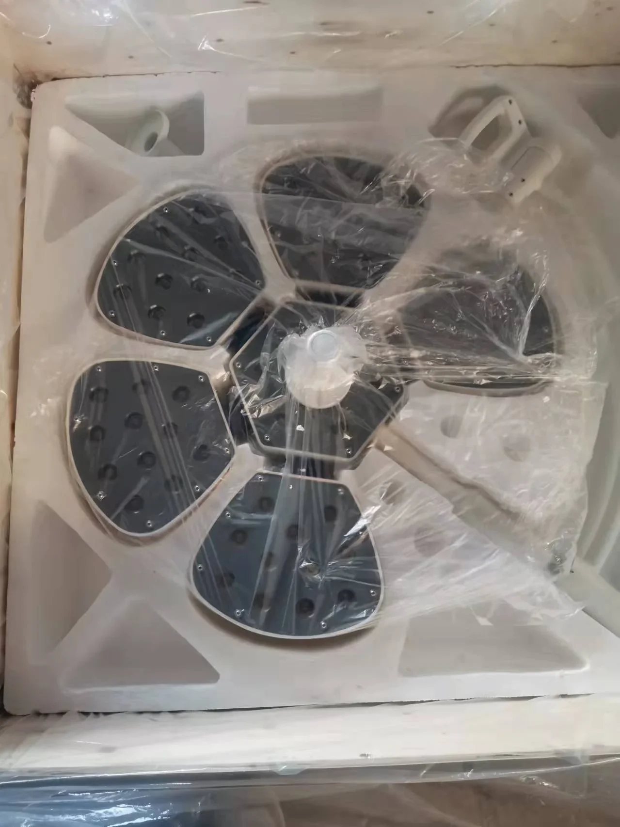 LTSL29 China Manufacture Double Head Petal 5+3 Led Shadowless Ceiling Surgery Operating Lamps