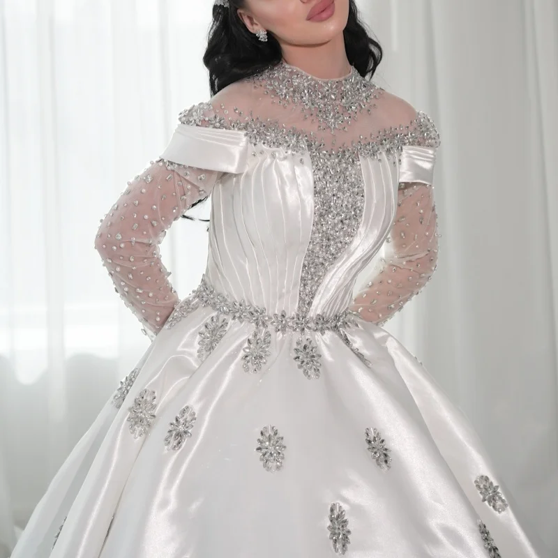 Satin White Wedding Dresses Appliques Decal Skirt Long Tail A-Line Skirt Layered Made Wedding Dress Bridal Gown Customize