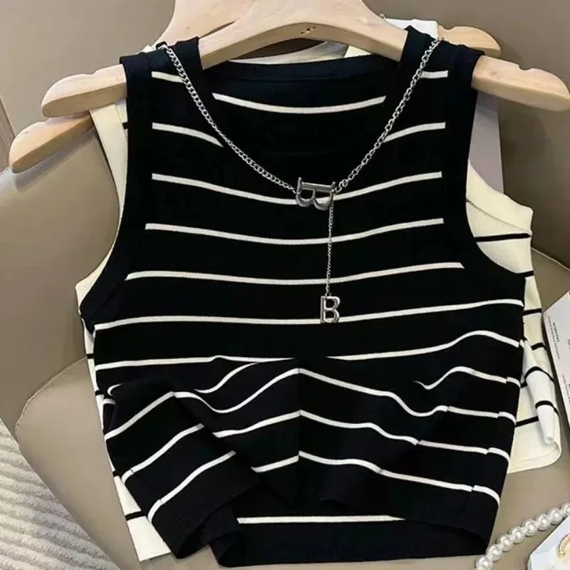 

Striped small vest halter female spring and autumn to take the base shirt with the United States back short knitted short-sleeve