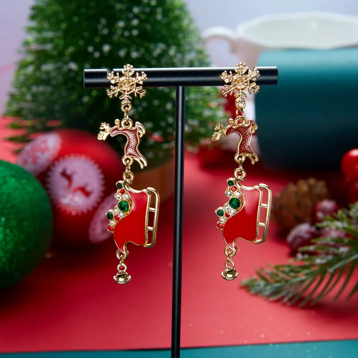 Weihnachtliche Emaille-Ohrringe mit Rentier-Schlitten-Motiv für Damen, Schneeflocken- und Rundform-Ohrringe, hängende Ohrringe, neues Geschenk für Weihnachtsfeiern und Feiertage, Schmuck. – Detail 11