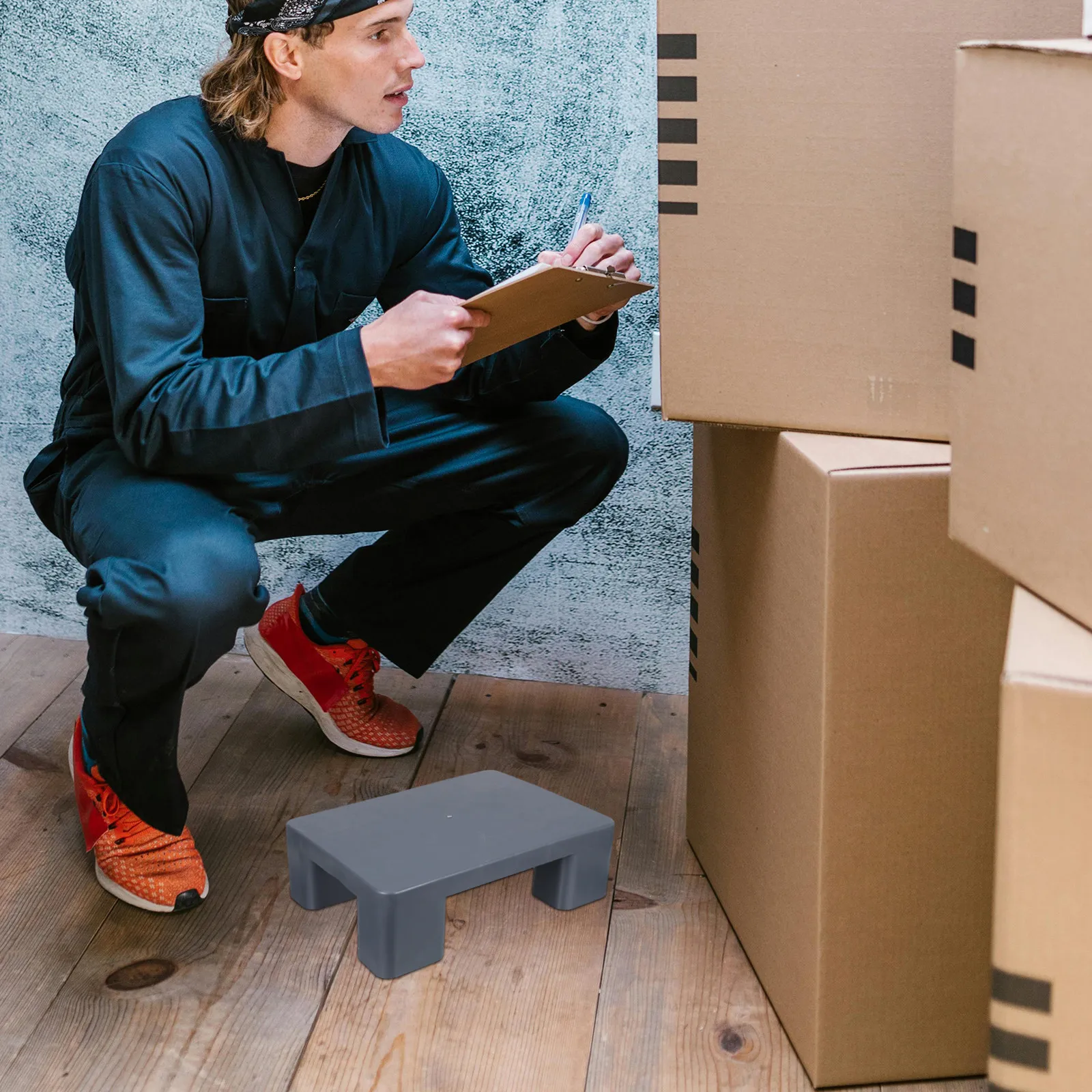 pallet-in-plastica-impermeabile-e-ventilato-leggero-e-impilabile-per-cucina-seminterrato-magazzino-supermercato