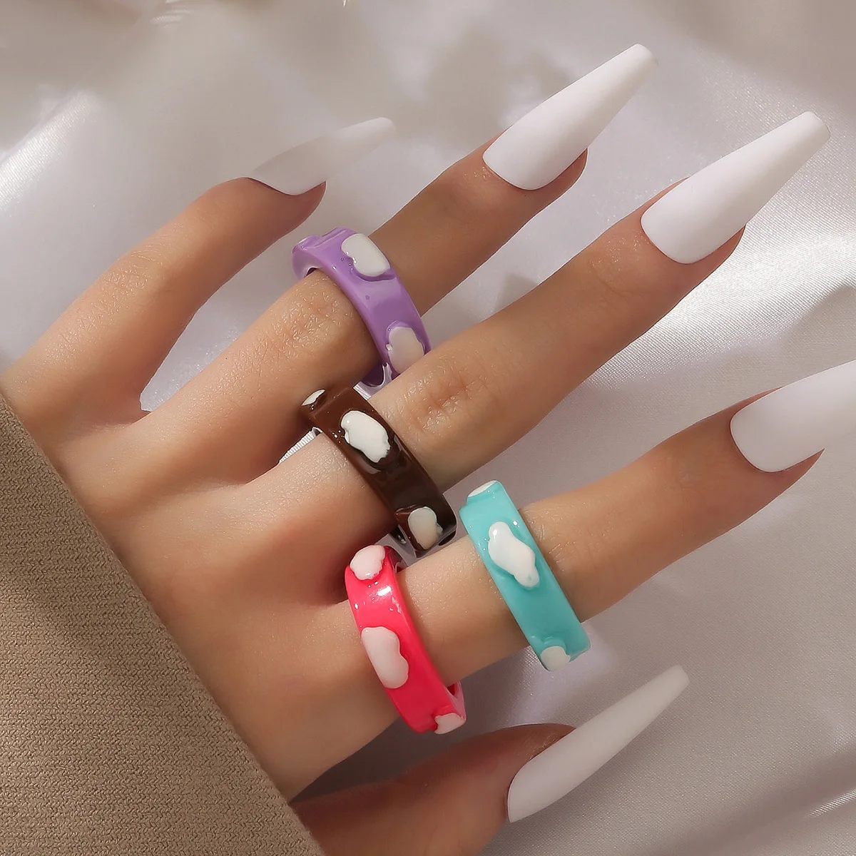 New cross-border environmentally friendly women's ring personalized white cloud printing sweet and cute wind resin acrylic women