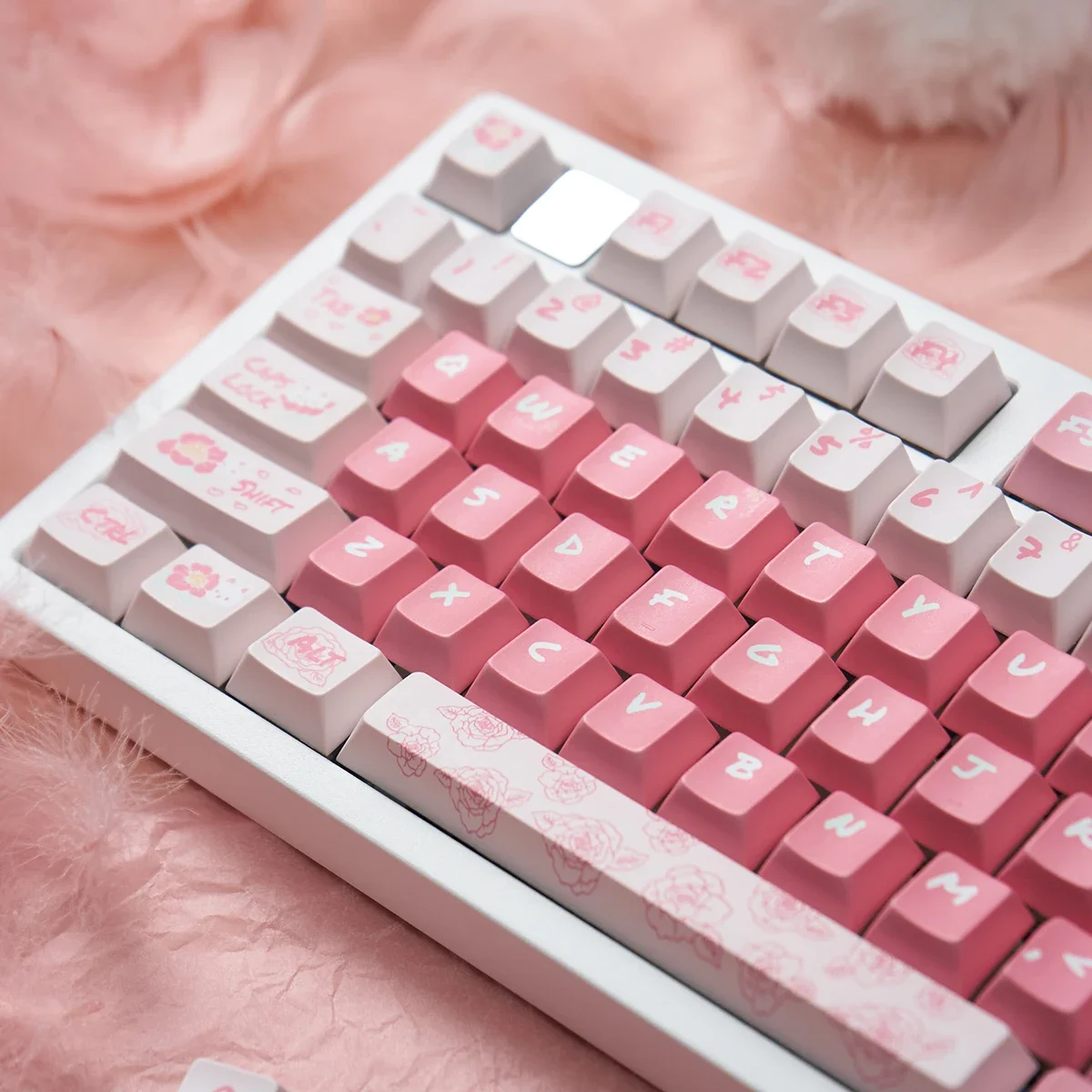 

Camellia Rabbit Rain Pink Mechanical Keyboard Keycap PBT Sublimation 130 Keys Original Factory Height Adaptation 61/75/87 etc