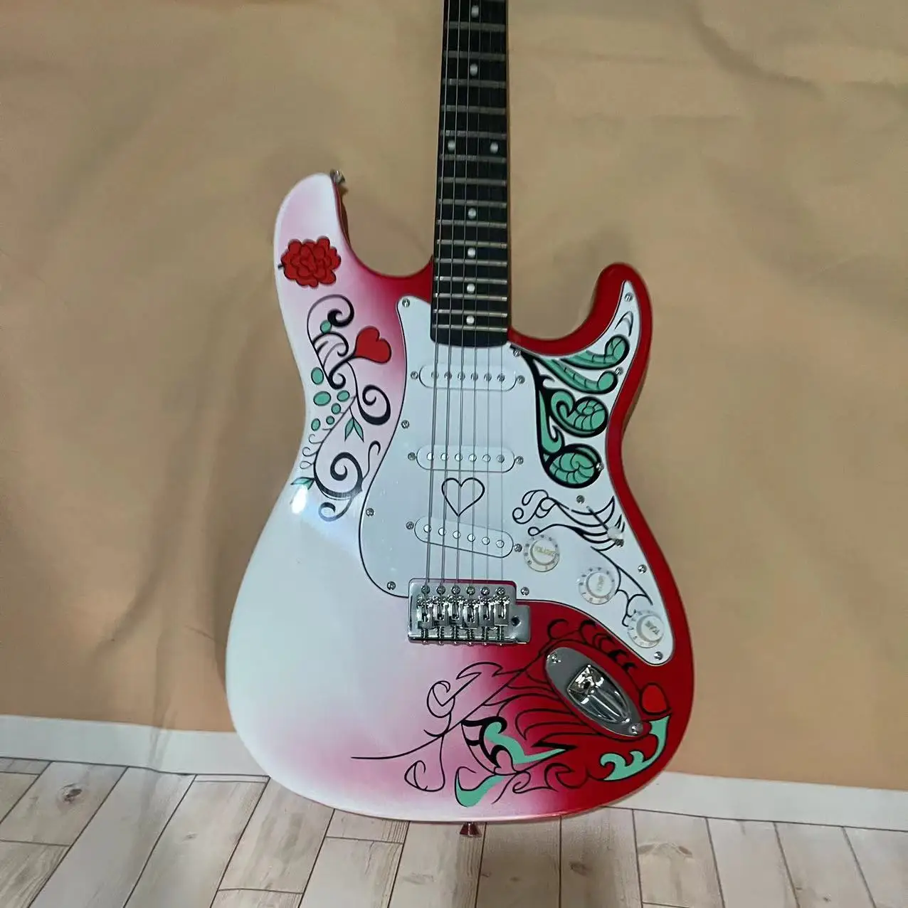 In stock, 6-chord flower tube electric guitar, hand drawn body, real shipping pictures, order shipped immediately