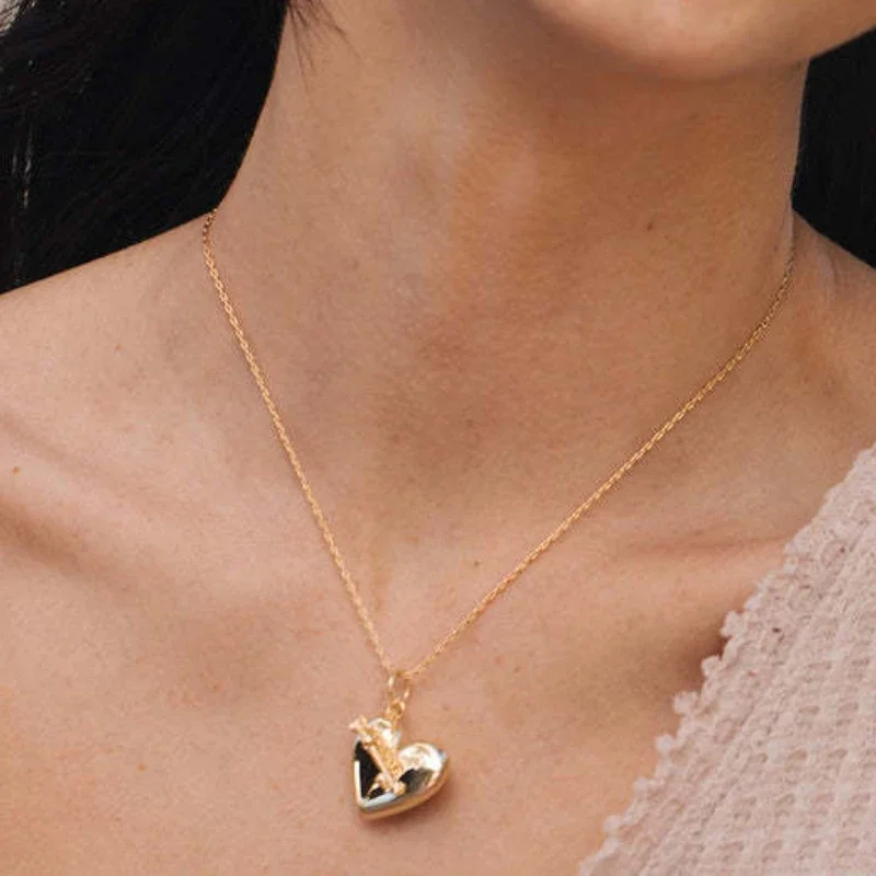 Minimalist Heart Love Hollow Pendant Necklace for Women Stainless Steel Charm Romantic Jewelry Valentine\'s Day present