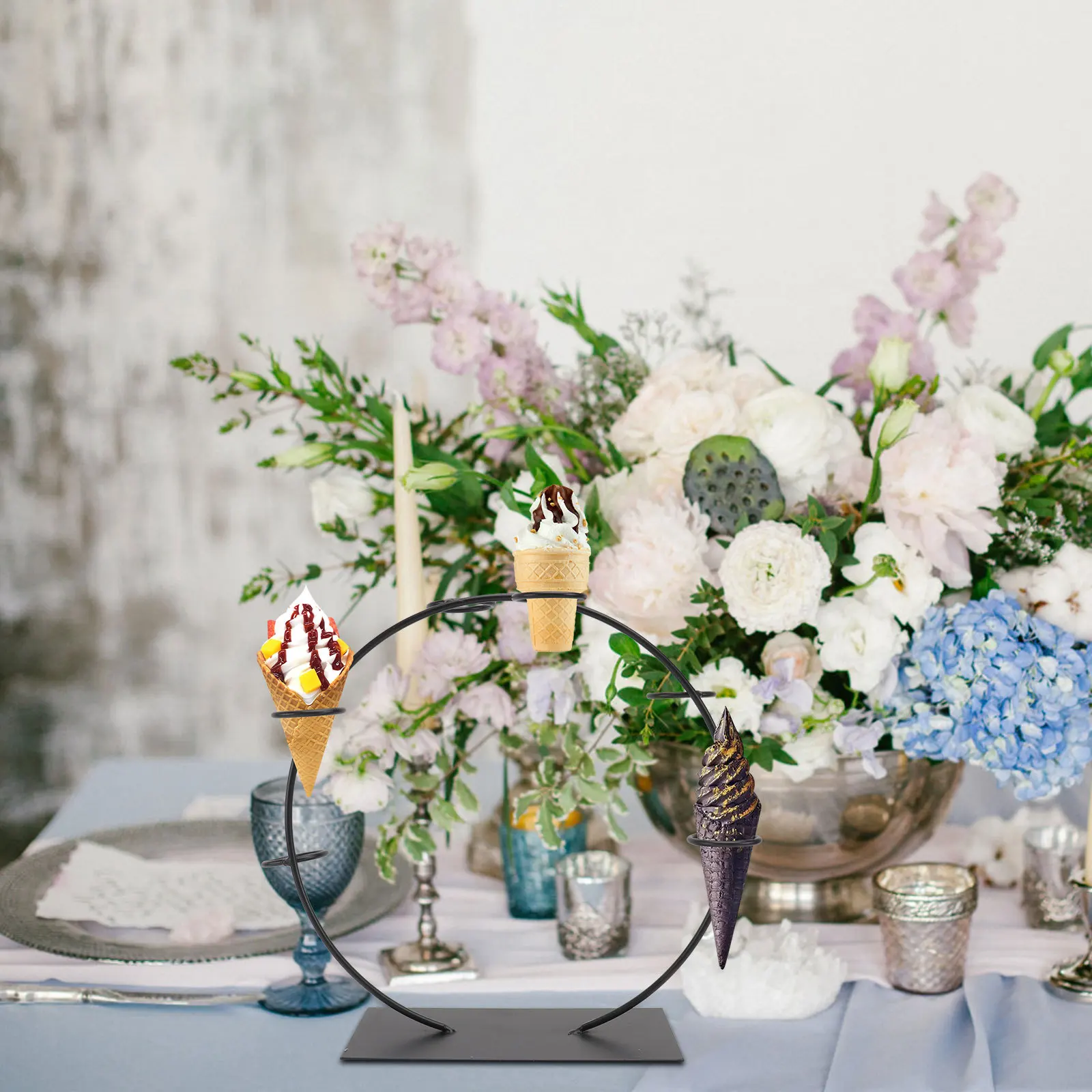 

1Pcs Wedding Dessert Table Iron Display Rack 6-Slot Ice-Cream Cone Black Stable Base Elegant Design for Parties Markets
