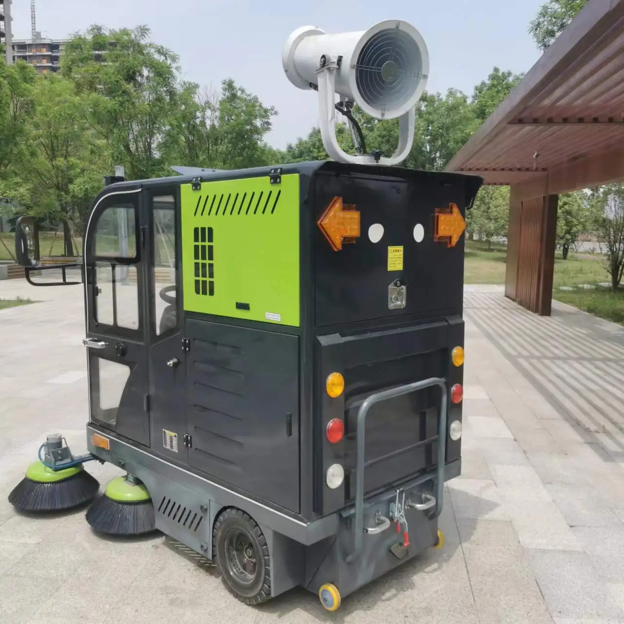 Ride-on Road Sweeping Machine Industrial Floor Sweeper Machine Electric Road Street