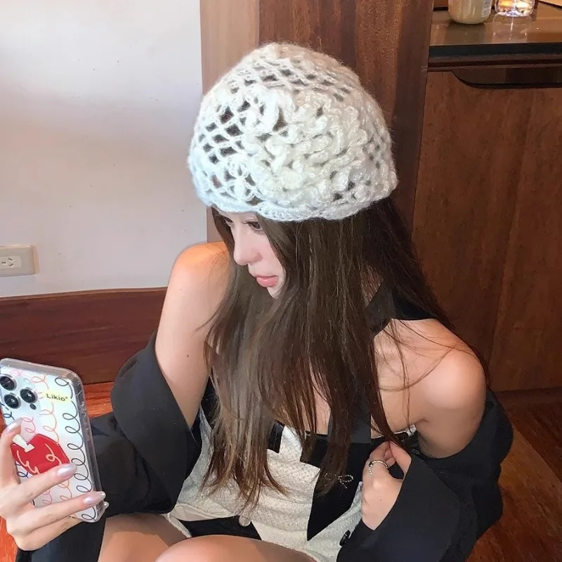 

Spring and Autumn Bohemian Style Crocheted Flower Hollow Pullover Hat Women's Breathable Knitted Short-brimmed Skull Beanie Cap
