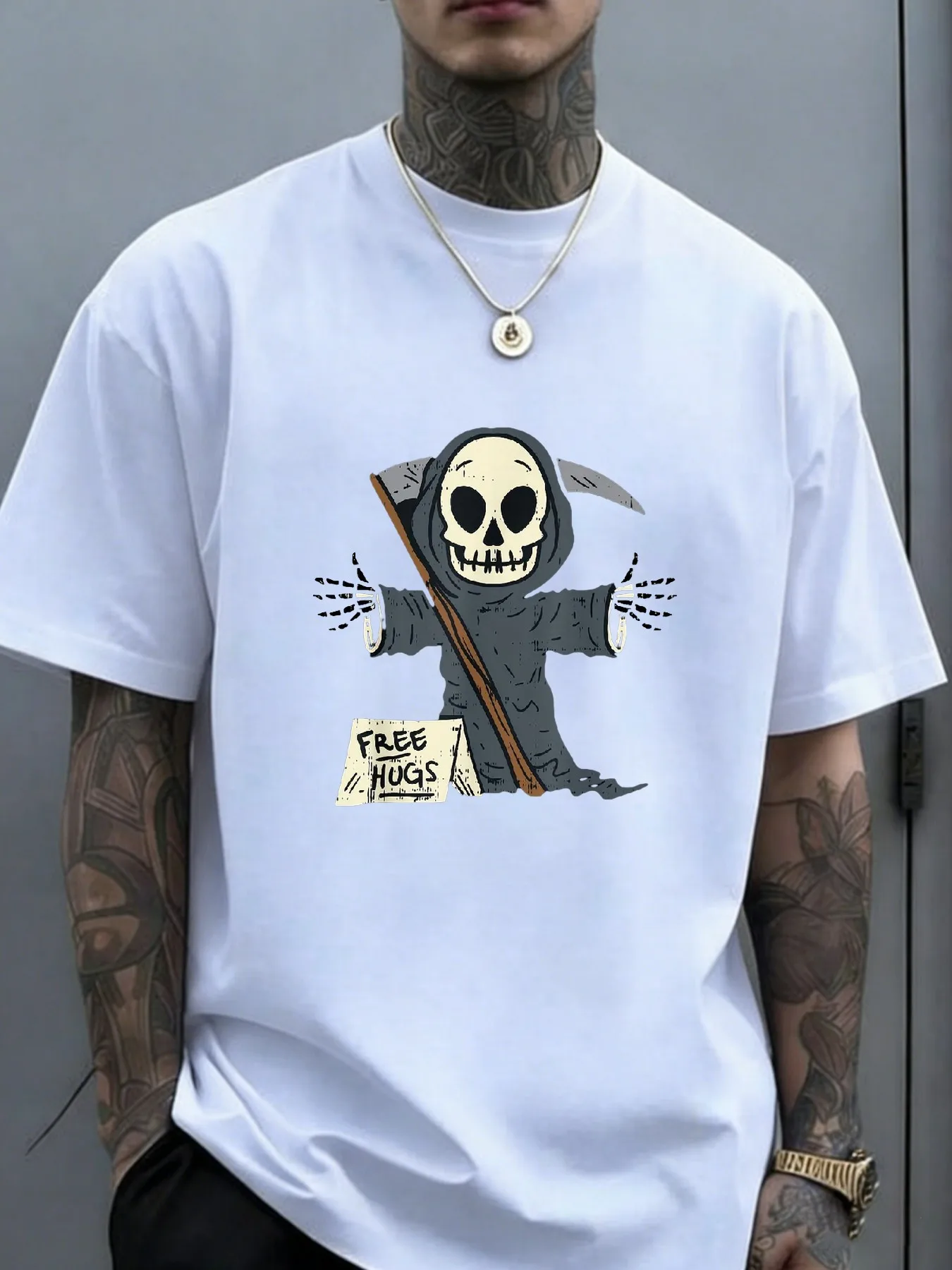 Men'S Funny Grim Reaper Graphic T-Shirt, Playful Holding Scythe, Free Hugs Sign Retro Humorous Design with Hooded Cloak Character Casual Round Neck Tee for Casual Attire, Themed Events_01