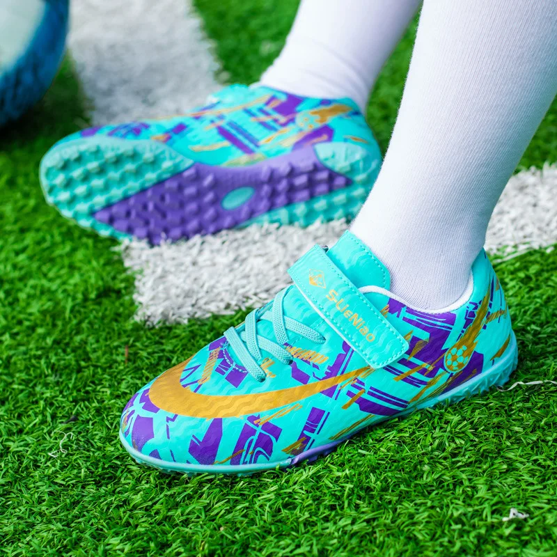 Hot Sale Cheap Pink Women Football Shoes Non-slip Outdoor Turf Soccer Shoes For Children Low Hook and Loop Kid Futsal Sneakers