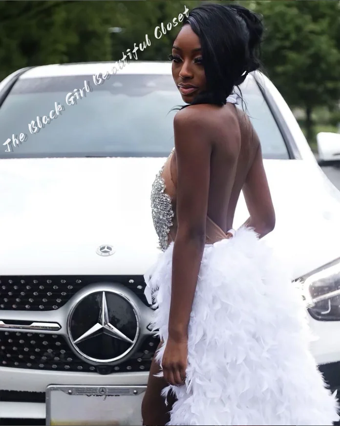 Silver White Luxury Short Homecoming Dresses Black Girls Glitter Rhinestone Pearls Prom Dresses Detachable Feather Trailing Gown