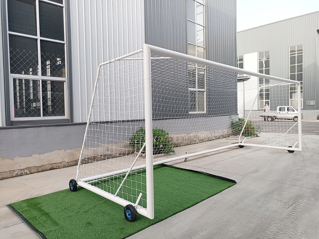 มืออาชีพขนาดเต็ม 24x8 ฟุตอลูมิเนียมแบบพกพาฟุตบอลและฟุตบอลเป้าหมายอิสระแบบพกพาเคลื่อนย้ายอุปกรณ์การฝึกอบรม