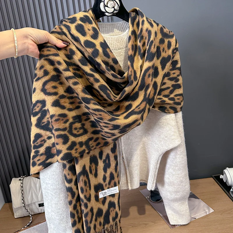 Luxury Leopard Print Cashmere Scarf for Women Pashmina Shawl Winter Wraps 2024 Warm Blanket Poncho Female Echarpe Bufanda