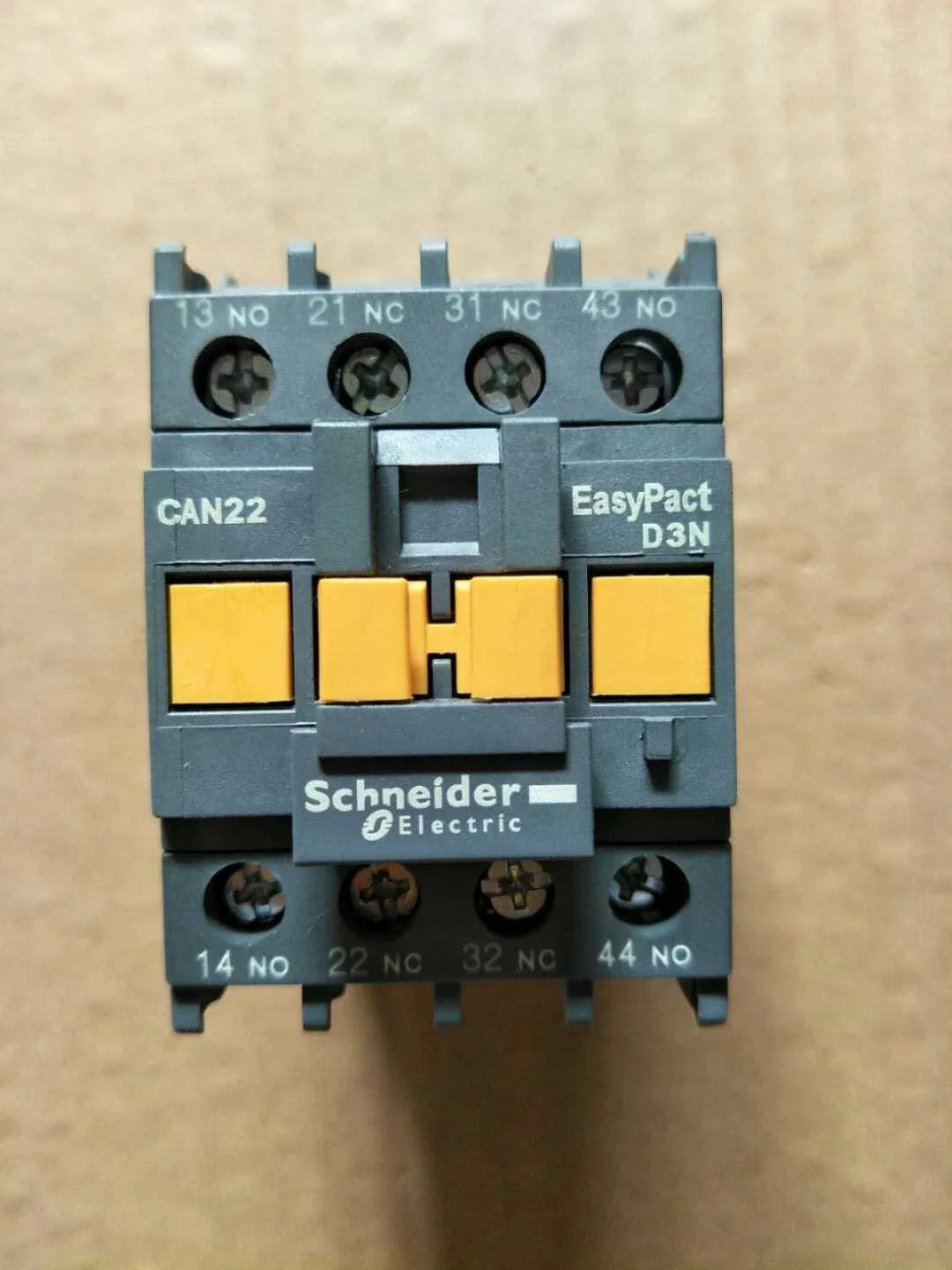 

CAE22F5N new model CAN22F5N EasyPact TVS Control relay CAE22......N