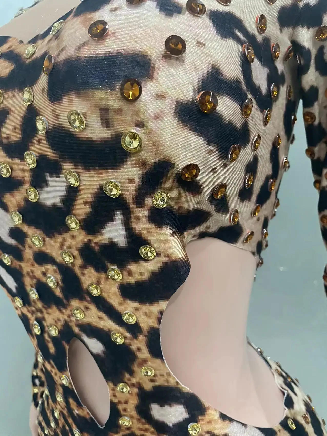 Sexy Leopardo Bodysuit Com Strass Dourado, Spandex Oco Cintura Macacão, Traje De Dança, Roupa De Palco, Festa De Aniversário em Estoque