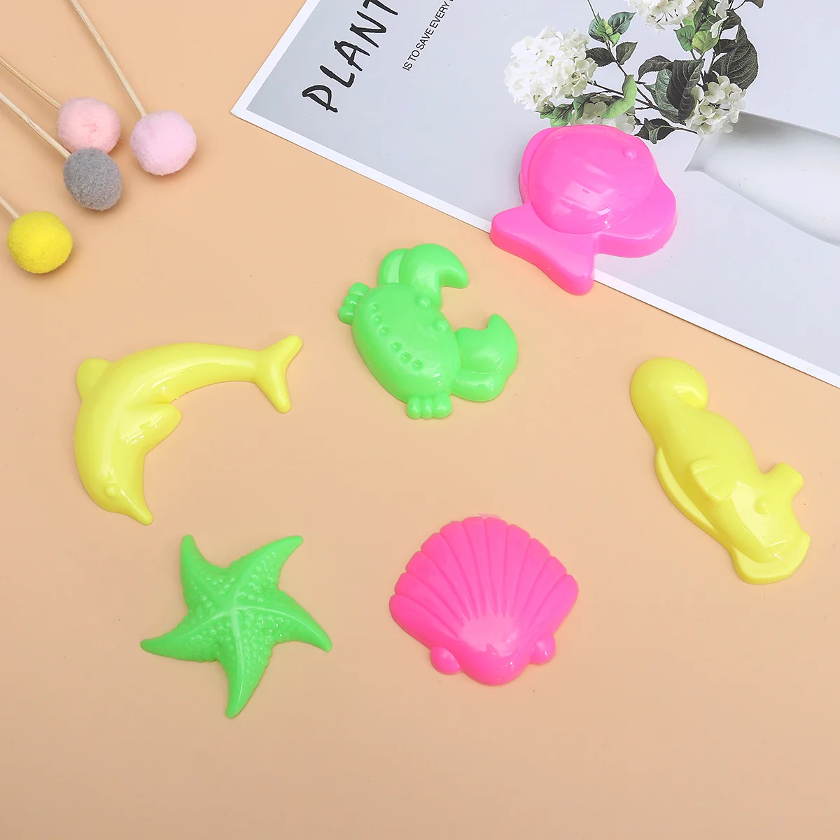 6pcs Play Sand Molds Beach Sand Toys Set Sand Tray Toys Sand Molds Set for Kids(Medium/Ocean/Random Color)