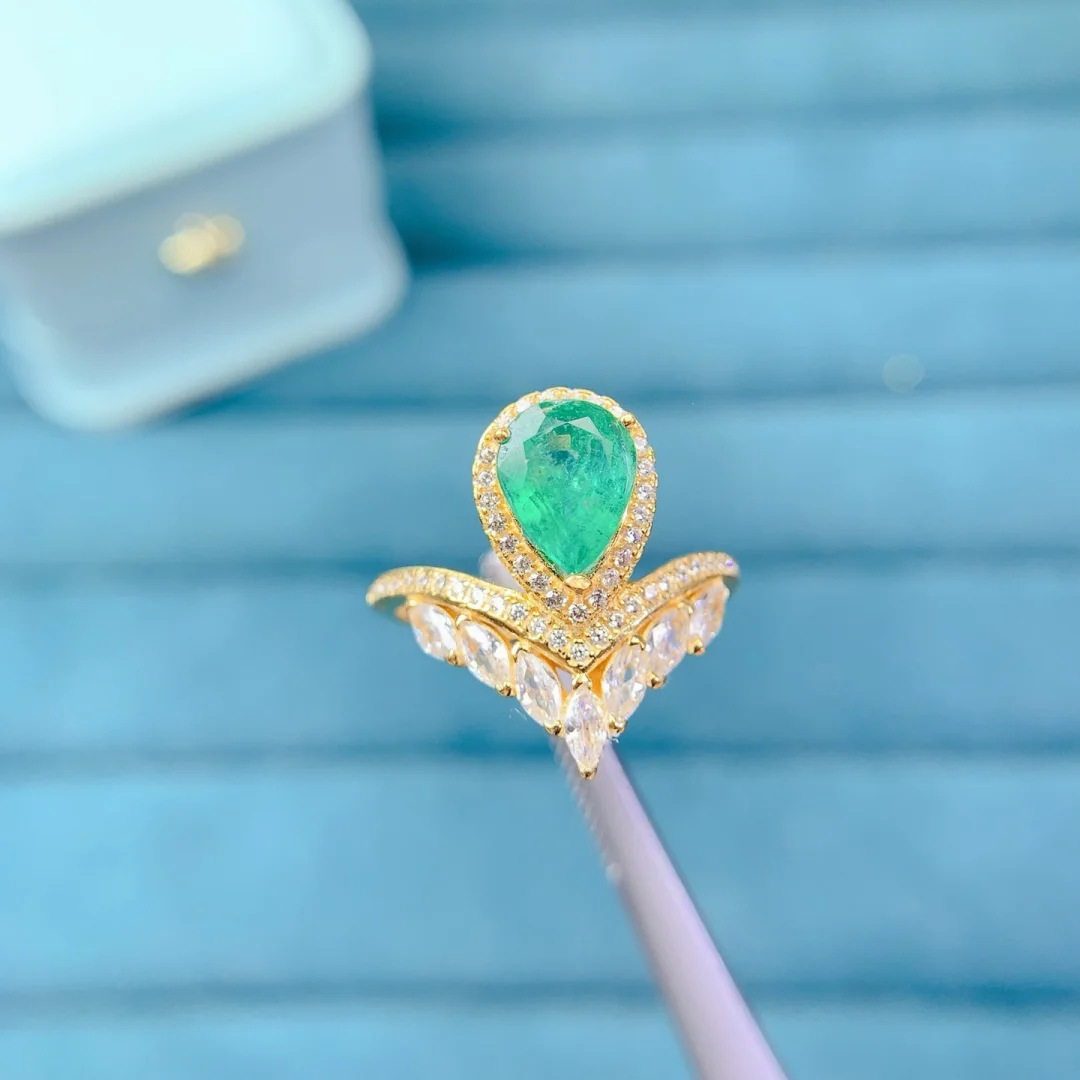 Luxury Version Natural Emerald Ring S925 Pure Silver Fashion Jewelry Lustrous Gem Handcrafted Vintage Banquet Gift Jewelry