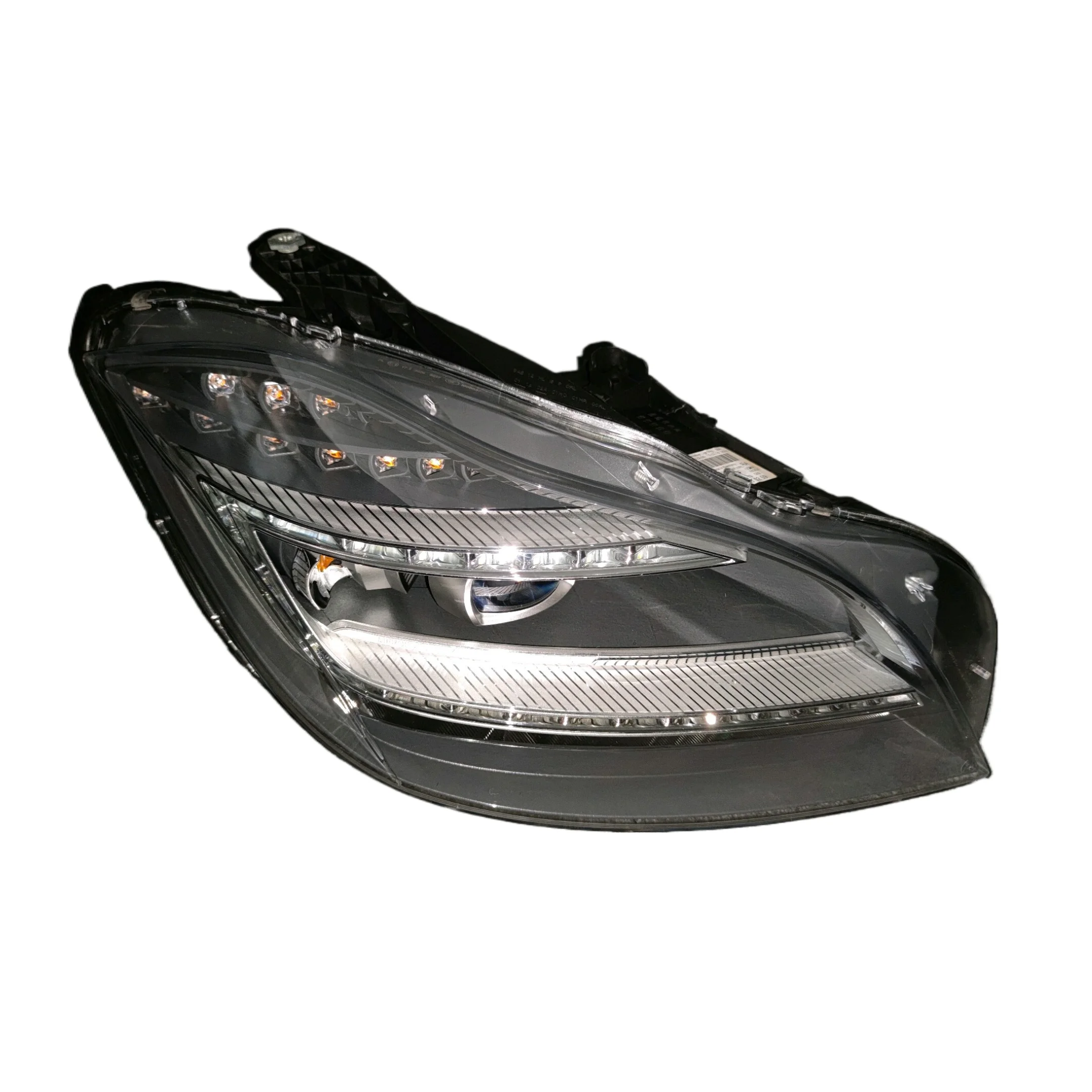 مصابيح أمامية عالية الجودة مناسبة لسيارات مرسيدس بنز CLS W218 LED