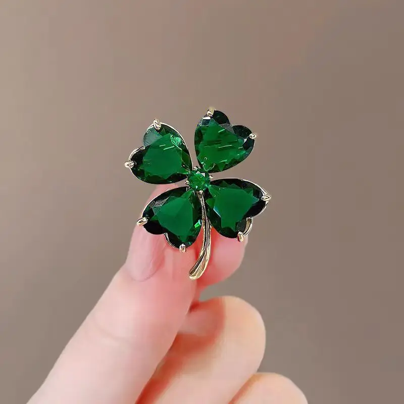 Elegant Green Lucky Four Leaf Clover Brooches For Women Retro Emerald Crystal Lapel Pin Wedding Clothing Jewelry Accessories