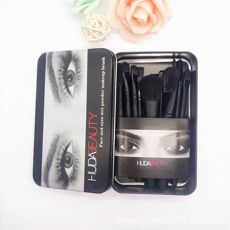 12 Uds. Brocha de maquillaje de belleza negra, caja de Metal, herramientas de maquillaje, 12 Uds., un estuche, brocha suave para colorete, cepillo facial de moda para el cabello de fibra suave