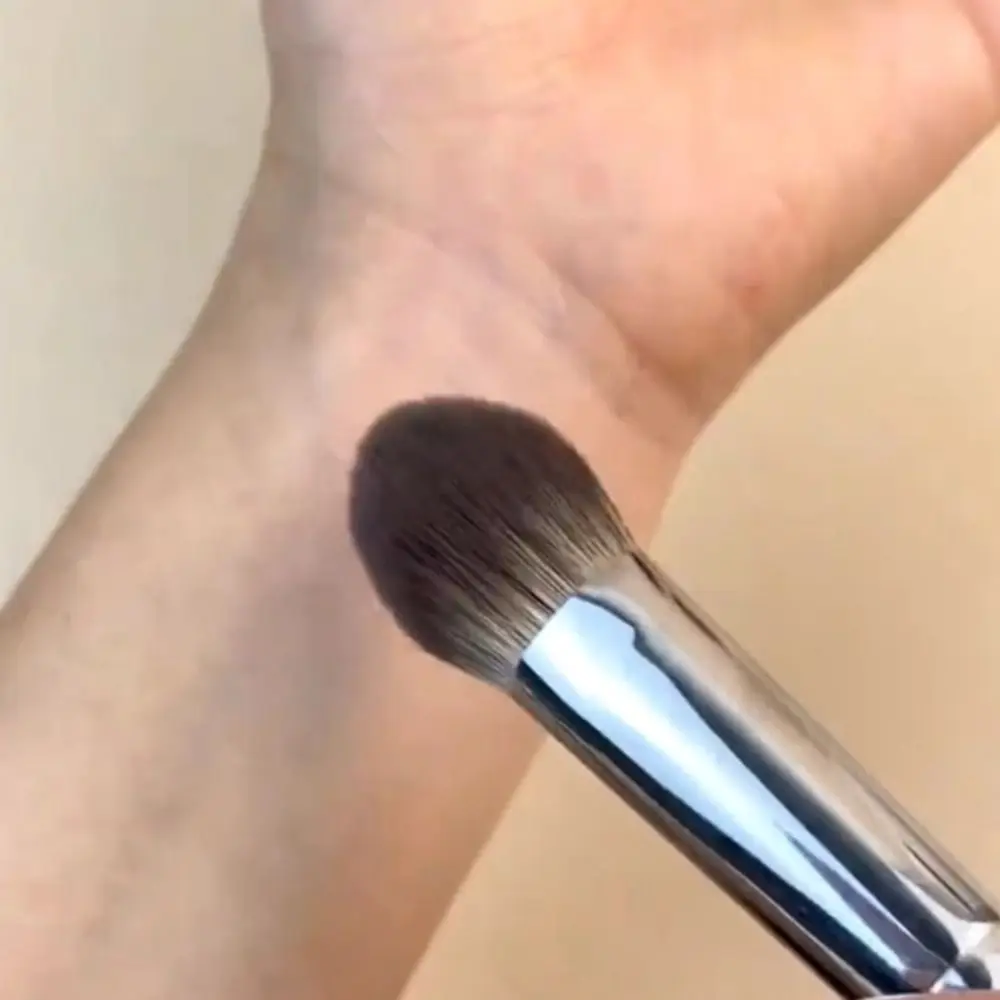 Portátil 17cm pêssego coração blush escova de seda em forma de língua líquida blush pincéis de maquiagem cabelo macio cabeça plana ferramentas de maquiagem