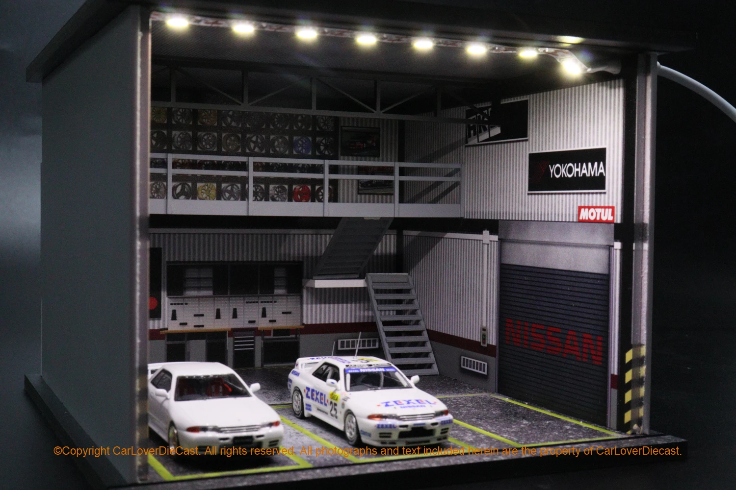 G-FANS 1:64 Light Version Assembly  Repair Shop with LED Lights Model Diorama