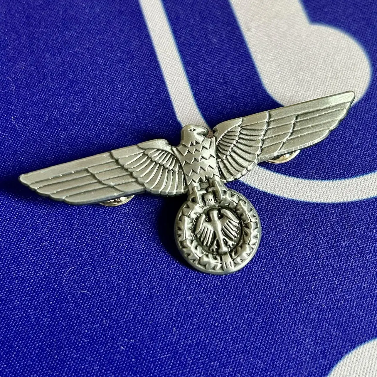 ألمانيا النسر شارة دبوس فراشة مشبك شارة معدنية على ظهره بروش اكسسوارات الديكور الحرفية