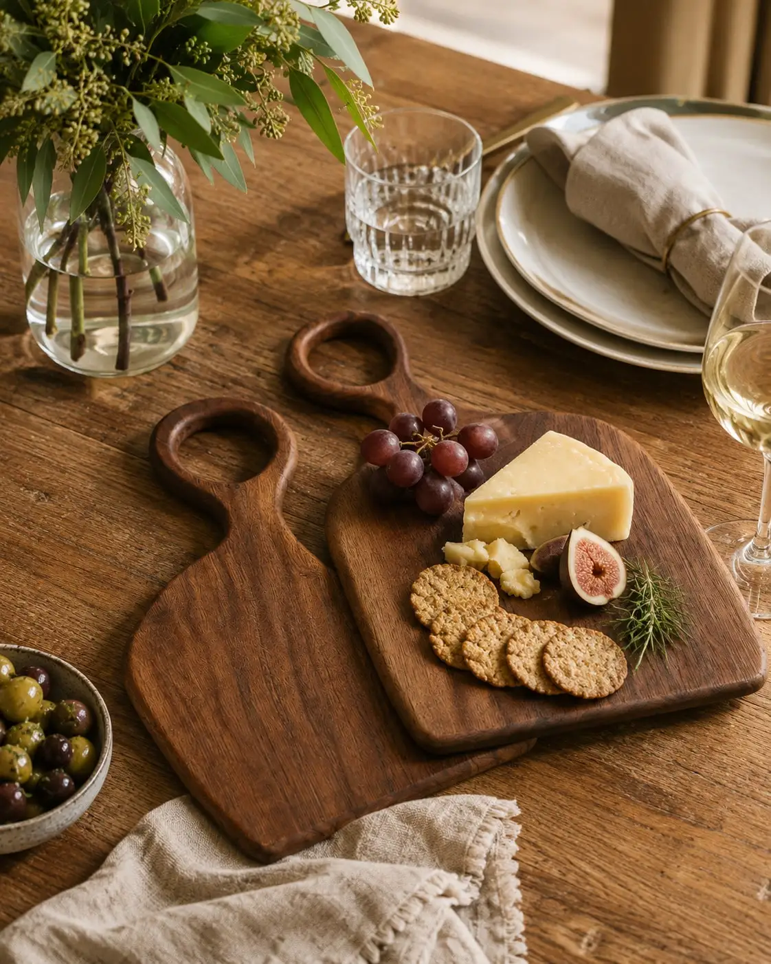 2 Pack Rustic Wooden Cutting Boards With Handle, Decorative Wood Serving Boards For Kitchen Counter Decor, Charcuterie Board For Cheese, Bread, Fruit & Home Dining(15inch*7.1inch/11.8inch*5.9inch)